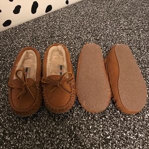 New Toddler Minnetonkas Size 7